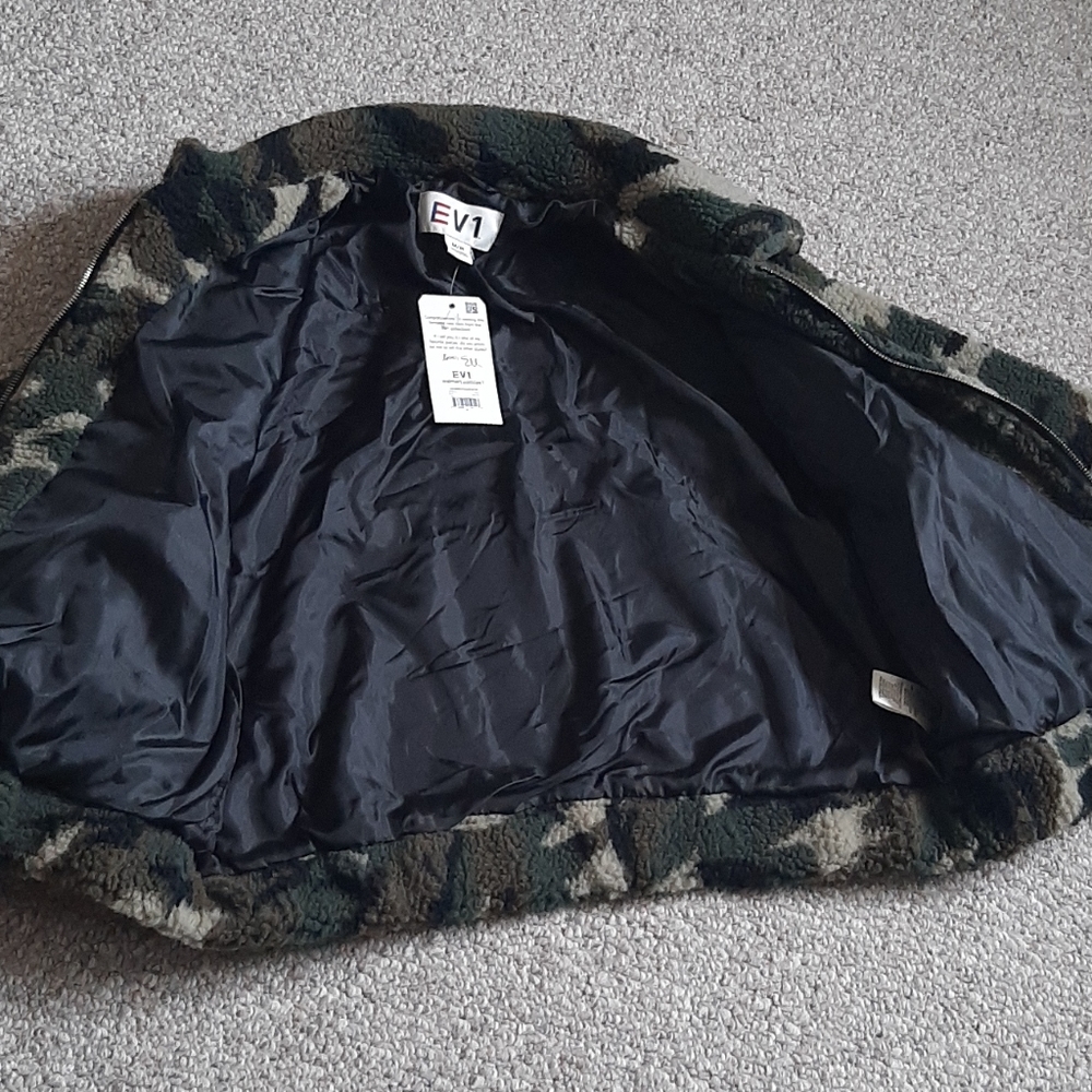 New Camouflage Printed Sherpa Jacket - Picture 6 of 9